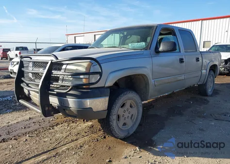 2004 Chevrolet Silverado 1500 Ls z USA, uszkodzony, nr VIN 2GCEK13T641342655
